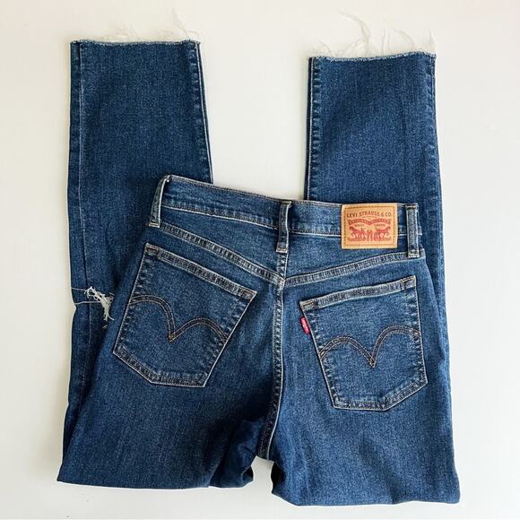 Levi's Wedgie Straight High Rise Jean Distressed Raw Hem - Picture 2 of 7